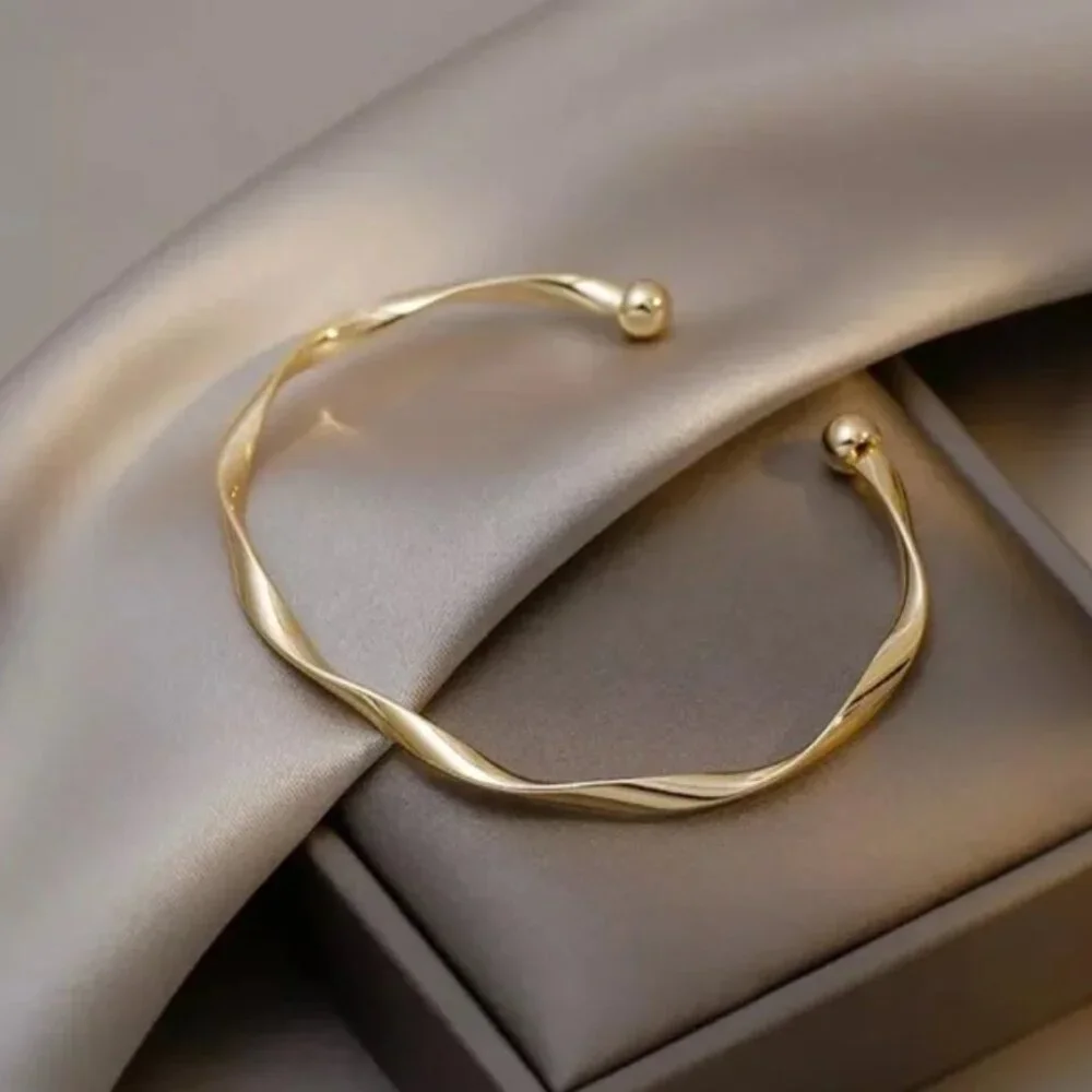 “Anya” Minimalist Twist Open Adjustable Gold Neutral Fashion Simple Bracelet